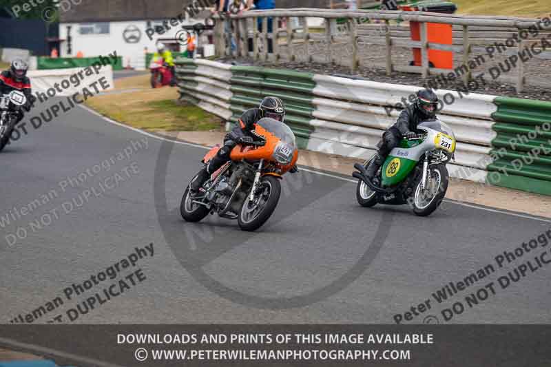 Vintage motorcycle club;eventdigitalimages;mallory park;mallory park trackday photographs;no limits trackdays;peter wileman photography;trackday digital images;trackday photos;vmcc festival 1000 bikes photographs